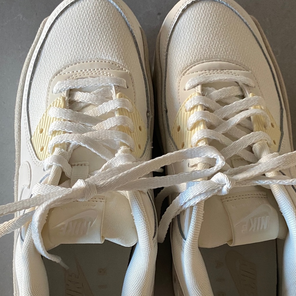 Nike Air Max Platform LIKE NEW Sneakers Athletic Street Style Bloggers 8.5 - Picture 11 of 16